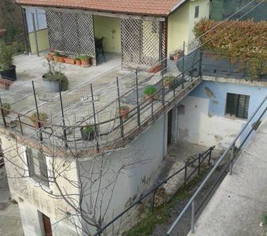 Casa indipendente in vendita a Isernia, Frazione Centro città