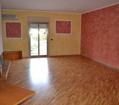 Quadrilocale in vendita a Palermo, Zona Uditore