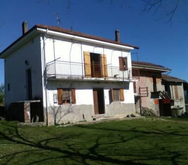 Casa indipendente in vendita a Pareto, Frazione Miogliola