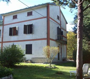 Casa indipendente in vendita a Cagli, Frazione Naro