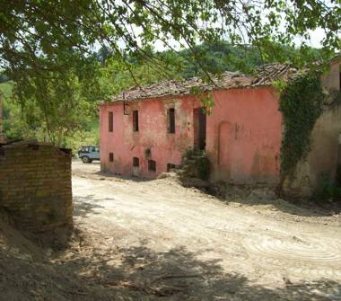 Rustico/Casale in vendita a Pergola (Pesaro e Urbino)