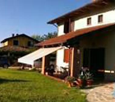 Villa in vendita a Valfenera (Asti)