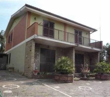 Villa in vendita a Palombara Sabina (Roma)