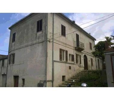 Palazzo/Stabile in vendita a Elice (Pescara)