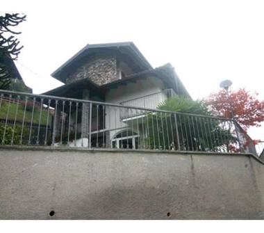 Villa in vendita a Armeno, Frazione Sovazza