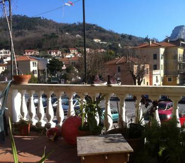 Villa in vendita a Calice Ligure (Savona)