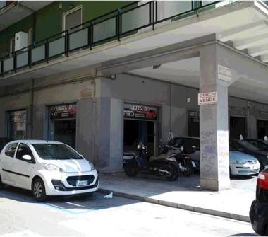 Negozio in vendita a Bari (Bari)