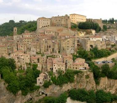 Casa indipendente in vendita a Sorano (Grosseto)
