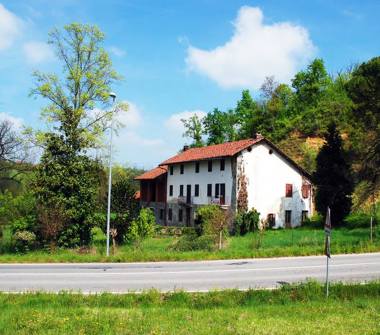 Rustico/Casale in vendita a Castelnuovo Don Bosco (Asti)