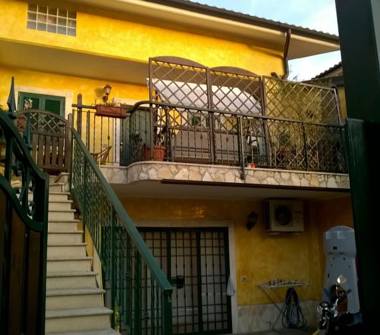 Villetta a schiera in vendita a Guidonia Montecelio, Frazione Marco Simone