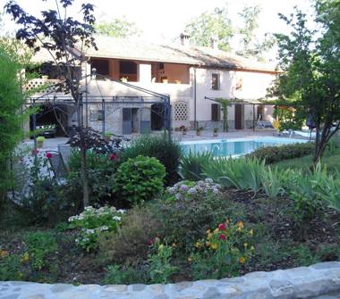 Rustico/Casale in vendita a Gropparello, Frazione Sariano