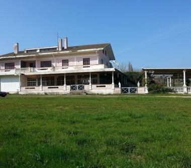 Albergo/Struttura ricettiva in vendita a Pesaro, Frazione Candelara