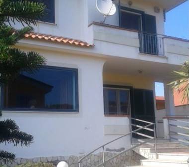 Villa in vendita a Giugliano in Campania, Frazione Varcaturo