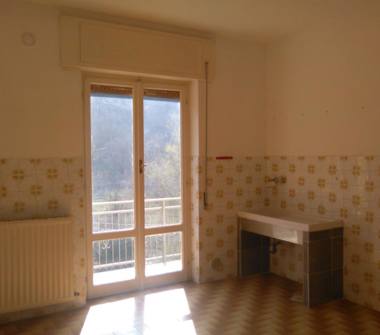 Quadrilocale in vendita a Isola del Cantone, Frazione Noceto