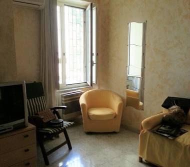 Monolocale in vendita a Napoli, Zona Arenella