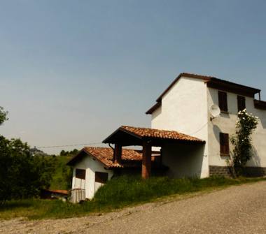 Casa indipendente in vendita a Pietra de' Giorgi (Pavia)