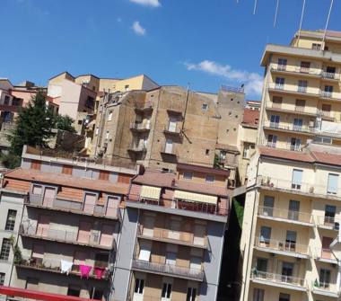 Casa indipendente in vendita a Enna, Frazione Centro città