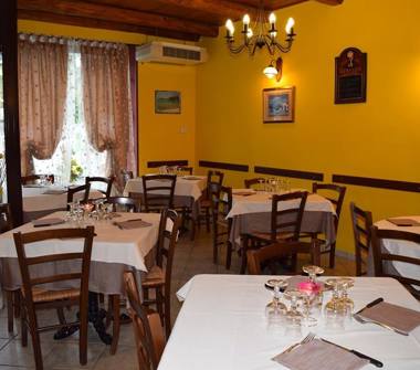 Pizzeria in vendita a Pont-Canavese (Torino)