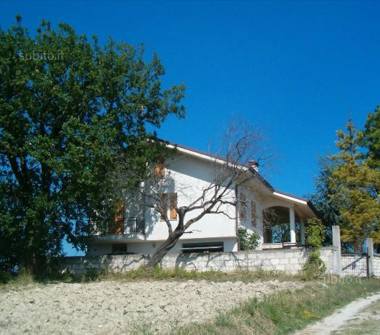 Villa in vendita a Montottone (Fermo)