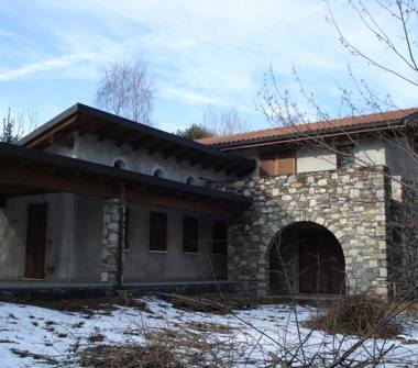 Villa in vendita a Ameno (Novara)