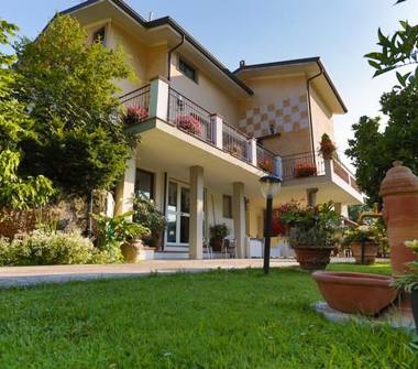 Affitto Casa Vacanze a Pietrasanta, Frazione Strettoia