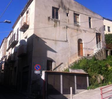 Quadrilocale in vendita a Sant'Angelo di Brolo (Messina)