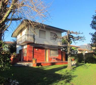 Villa in vendita a Forte dei Marmi (Lucca)