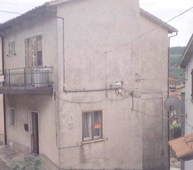 Casa indipendente in vendita a Apecchio, Frazione Serravalle Di Carda