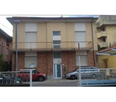 Casa indipendente in vendita a Rimini, Frazione Miramare