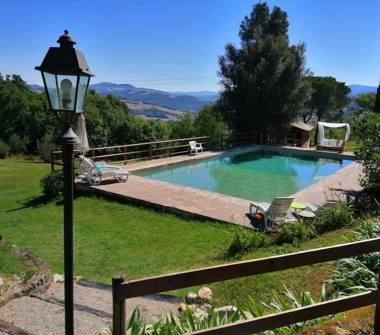 Affitto Rustico/Casale Vacanze a Castelnuovo di Val di Cecina, Frazione Montecastelli Pisano