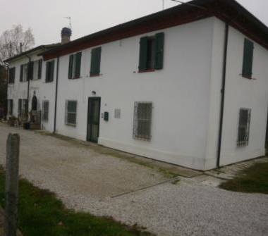 Casa indipendente in vendita a Ravenna, Zona Conventello