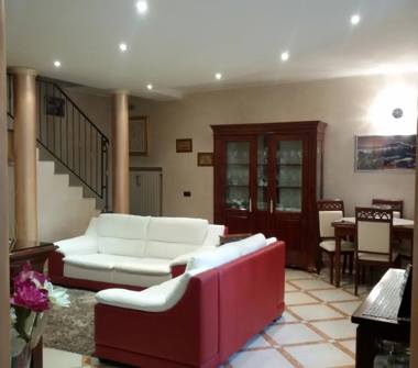 Villa in vendita a Verano Brianza (Monza e Brianza)