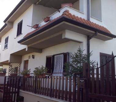 Villetta a schiera in vendita a Fonte Nuova, Frazione Tor Lupara