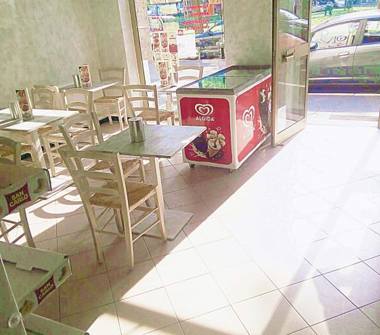 Bar in vendita a Milano, Zona Palmanova