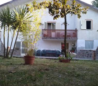 Casa indipendente in vendita a Teano (Caserta)