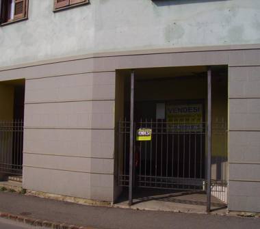 Negozio in vendita a Romano di Lombardia (Bergamo)