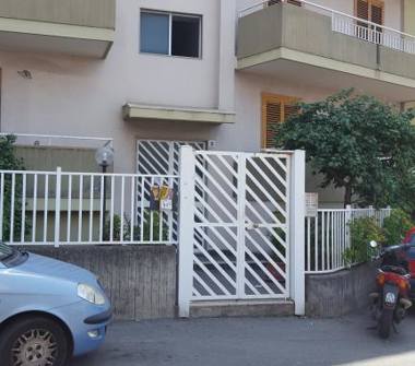 Quadrilocale in vendita a Acireale, Frazione Aciplatani