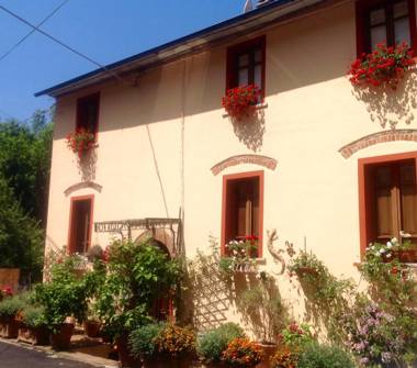 Rustico/Casale in vendita a Seravezza, Frazione Azzano