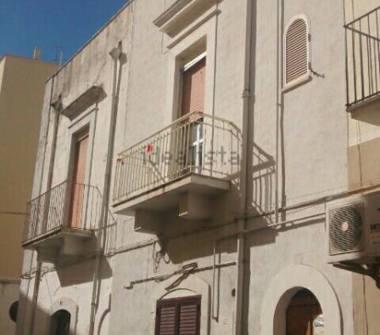 Casa indipendente in vendita a Gioia del Colle (Bari)