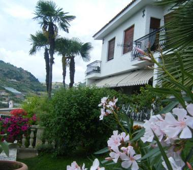 Villa in vendita a Bordighera (Imperia)