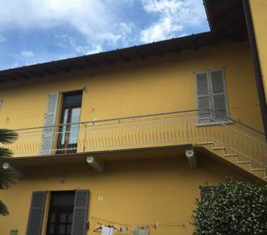 Bilocale in vendita a Taino (Varese)