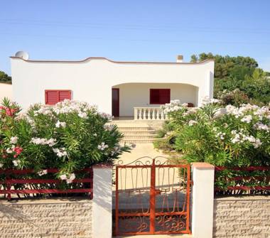 Affitto Villa Vacanze a Salve, Frazione Torre Pali