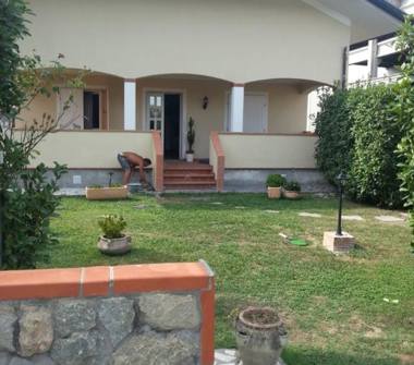 Villa in vendita a Massa (Massa-Carrara)